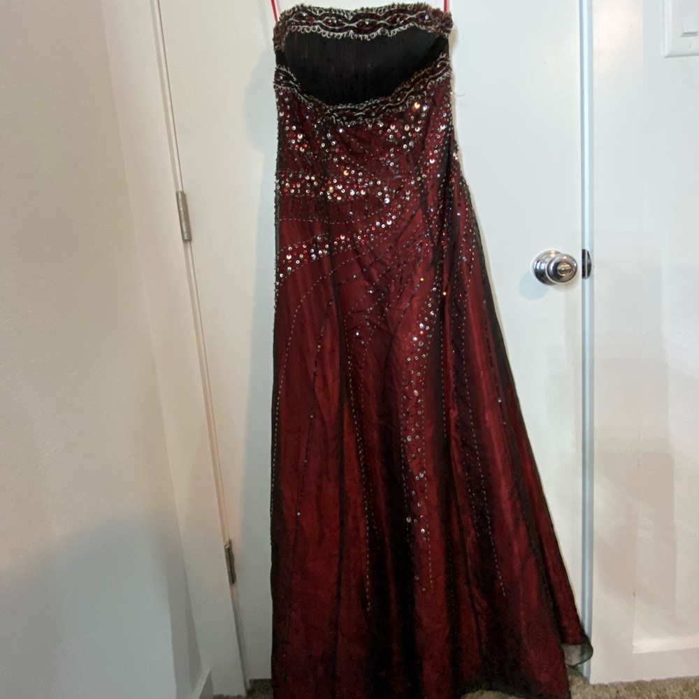 Red and black elegant prom dress